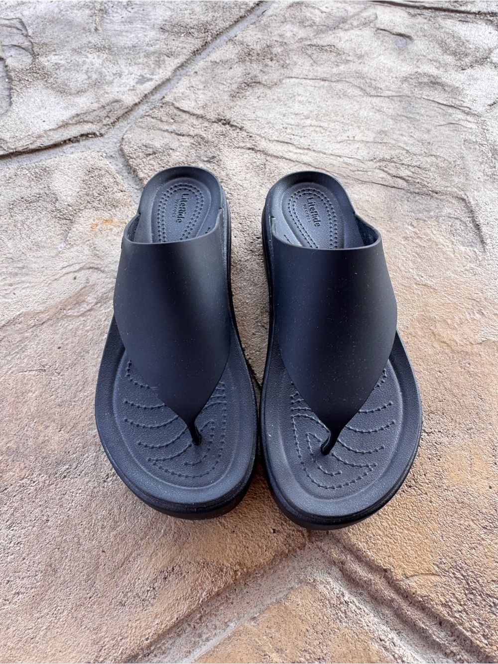 Crocs Brooklyn Flip Low Wedge Platform Sandals Black Women’s Size 8 - Picture 3 of 10